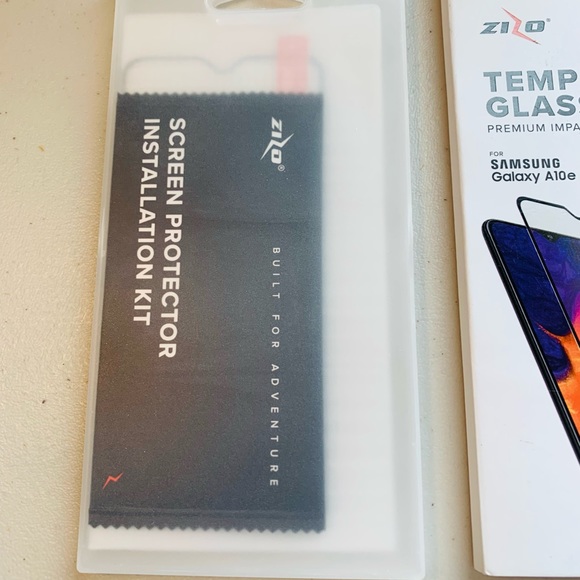 NWT Galaxy Glads Screen Protector - Picture 4 of 12